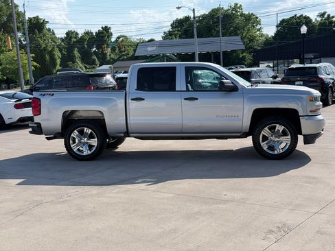 Used 2018 Chevrolet Silverado 1500 Custom w/ Custom Value Package AWD/4WD image 8