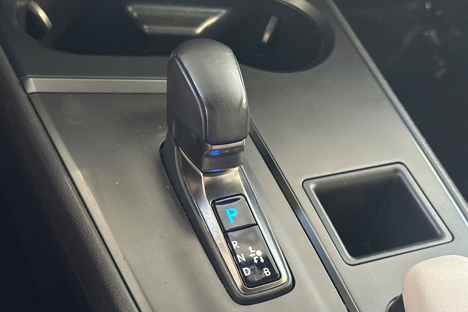 Certified 2025 Lexus UX 300h FWD w/ Accessory Package (Z2) image 26
