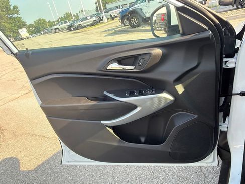 New 2026 Chevrolet Trax LS w/ LS Convenience Package FWD image 24
