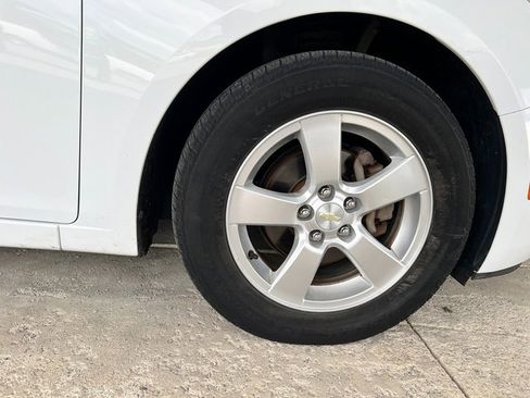 Used 2015 Chevrolet Cruze LT image 13