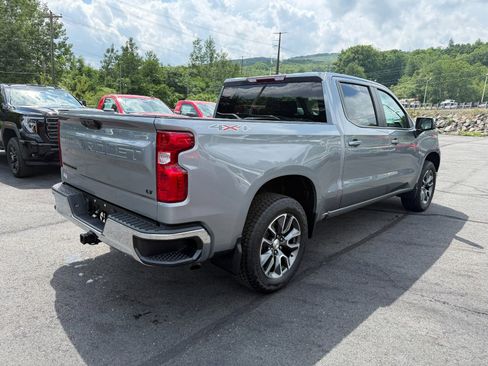 Used 2023 Chevrolet Silverado 1500 LT AWD/4WD image 5