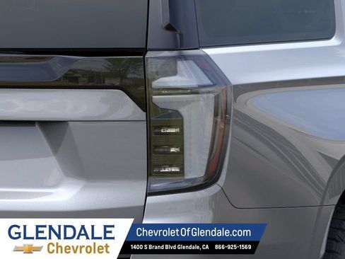 New 2026 Chevrolet Suburban Z71 w/ Comfort Package AWD/4WD image 11