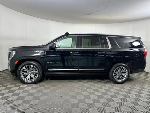 Used 2022 GMC Yukon XL Denali image 6