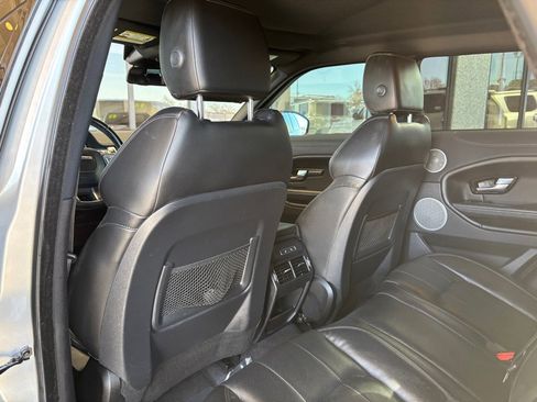 Used 2016 Land Rover Range Rover Evoque SE Premium image 19