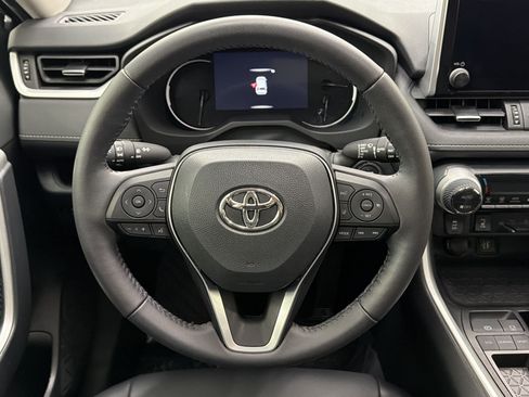 Used 2023 Toyota RAV4 XLE Premium FWD image 11