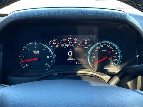 Used 2017 GMC Yukon SLT w/ Premium Edition AWD/4WD image 12