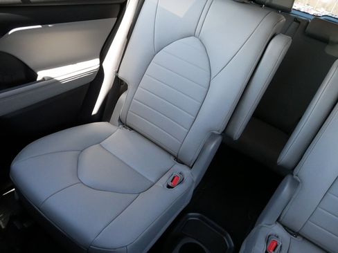 Certified 2026 Toyota Highlander XLE image 12