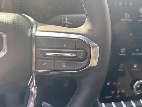 Used 2025 GMC Terrain Elevation image 22