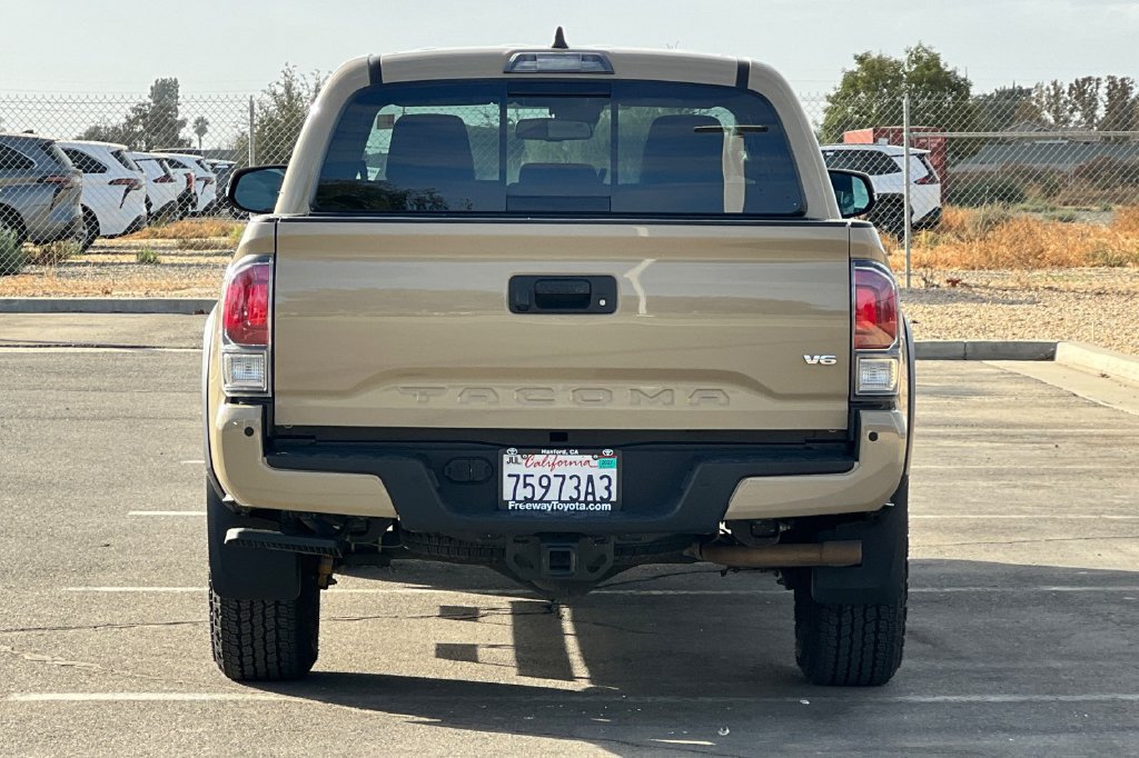 Certified 2020 Toyota Tacoma TRD Off-Road w/ Technology Package AWD/4WD image 6
