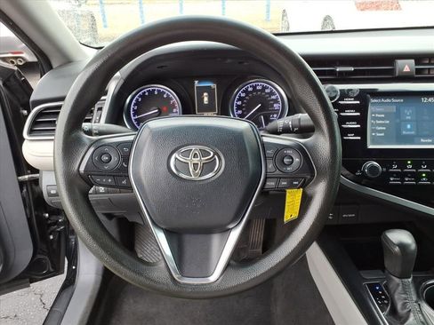 Used 2019 Toyota Camry L image 20