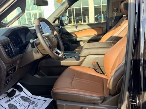 Used 2024 Ford Expedition Max King Ranch RWD image 9
