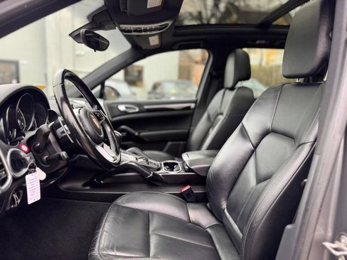 Used 2017 Porsche Cayenne Platinum Edition AWD/4WD image 13