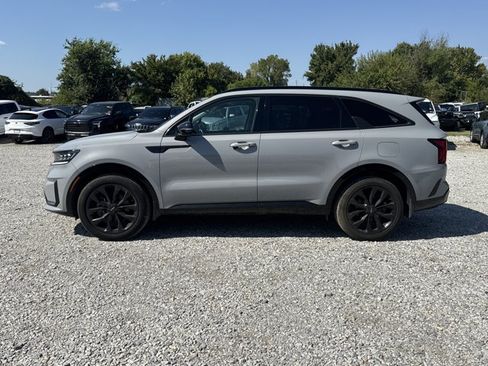 Used 2023 Kia Sorento SX FWD image 3