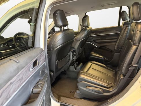 Used 2021 Jeep Grand Cherokee L Limited w/ Luxury Tech Group II AWD/4WD image 16