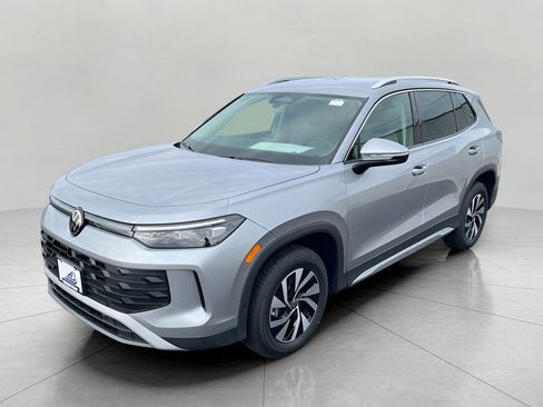 New 2025 Volkswagen Tiguan S image 3