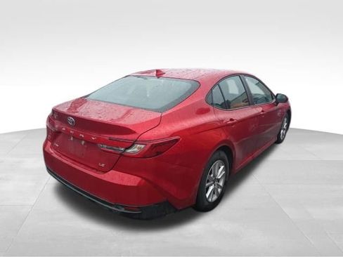 Used 2025 Toyota Camry LE image 5