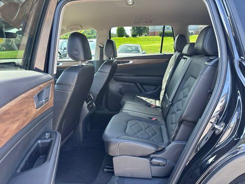 Used 2024 Volkswagen Atlas SE FWD image 25