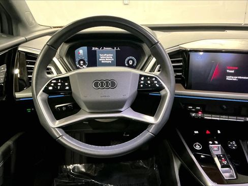 Used 2023 Audi Q4 e-tron Prestige image 8