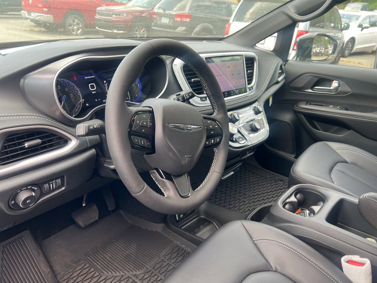 New 2026 Chrysler Pacifica Select w/ S Appearance Package FWD image 16