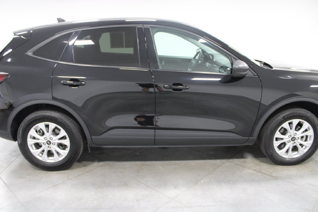 Used 2025 Ford Escape Active AWD/4WD image 11