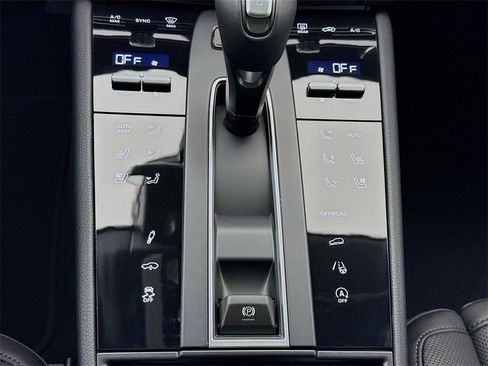 New 2026 Porsche Macan S image 23