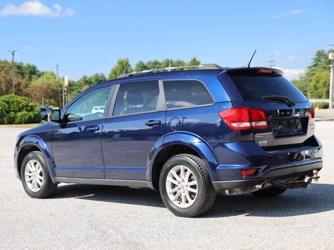 Used 2017 Dodge Journey SXT w/ Comfort/Convenience Group AWD/4WD image 3