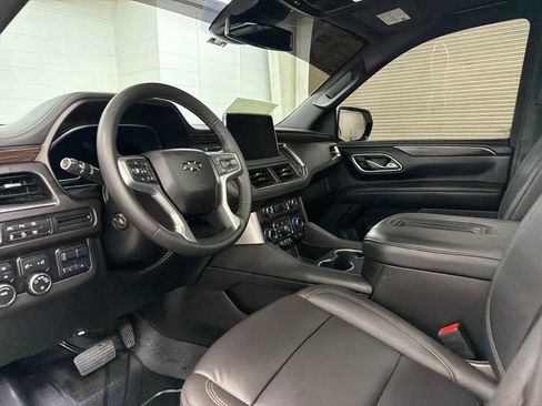 Used 2024 Chevrolet Tahoe Z71 w/ Luxury Package AWD/4WD image 7