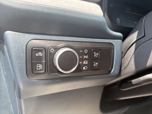 New 2025 Ford Maverick XLT w/ XLT Luxury Package FWD image 31