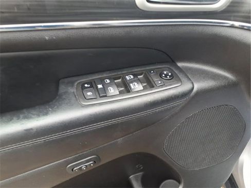 Used 2021 Jeep Grand Cherokee Limited image 12