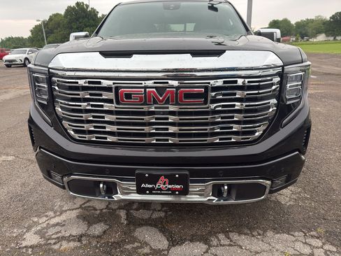 Used 2023 GMC Sierra 1500 Denali AWD/4WD image 4