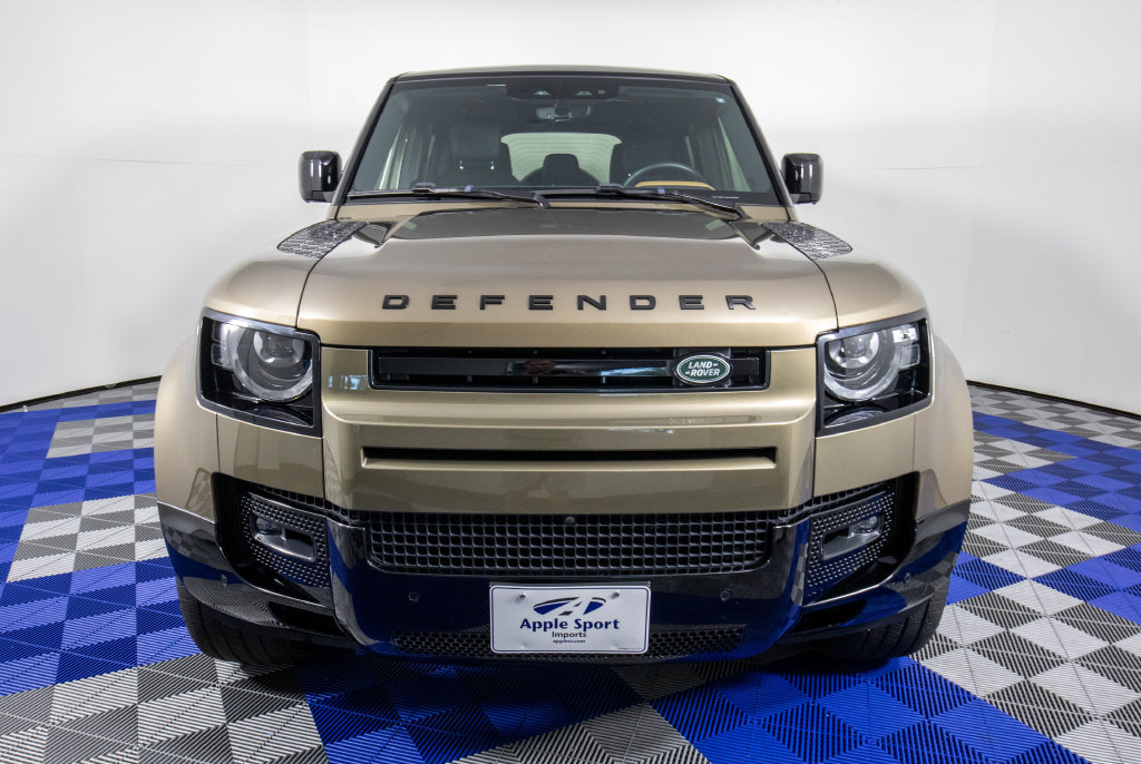 Used 2024 Land Rover Defender 110 X-Dynamic SE AWD/4WD image 3