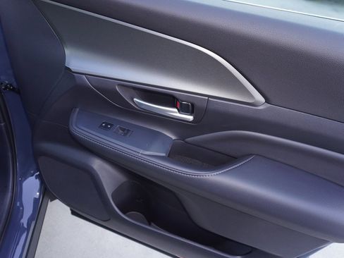 Certified 2025 Toyota Grand Highlander FWD image 10