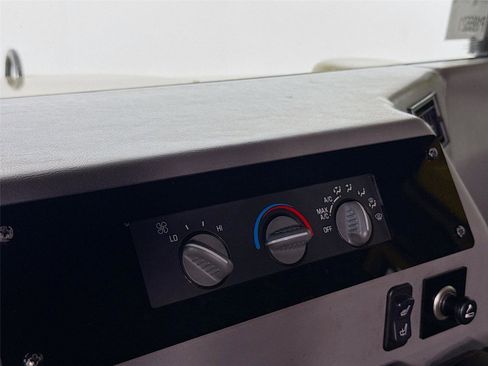 Used 2001 HUMMER H1 4-Door Open Top image 15