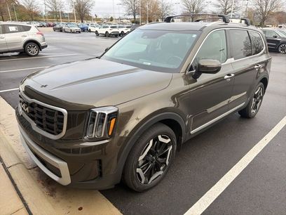 Used 2024 Kia Telluride S w/ S Sunroof Package