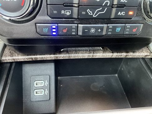 Used 2019 Ford F250 Lariat w/ Lariat Ultimate Package AWD/4WD image 37