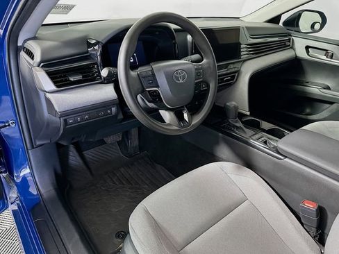 Used 2025 Toyota Camry LE image 10