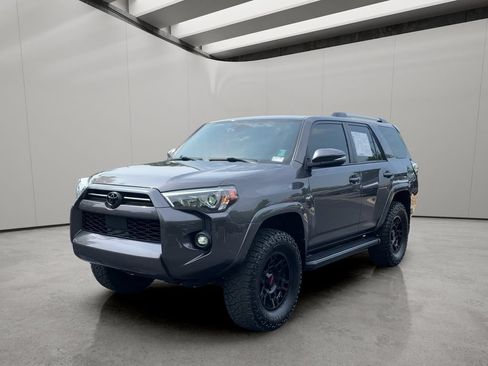 Used 2022 Toyota 4Runner SR5 Premium w/ Moonroof Package AWD/4WD image 1