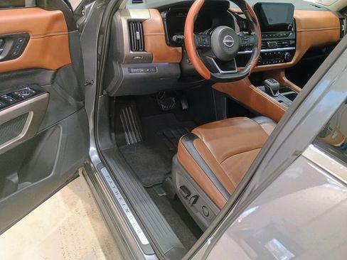 Used 2023 Nissan Pathfinder Platinum AWD/4WD image 10