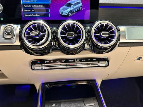 Certified 2023 Mercedes-Benz GLB 250 4MATIC image 25