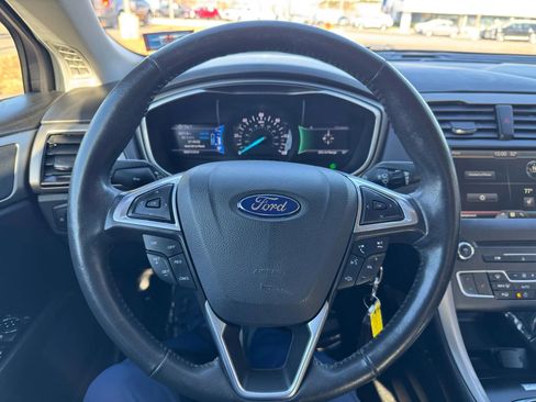 Used 2016 Ford Fusion Energi SE image 25