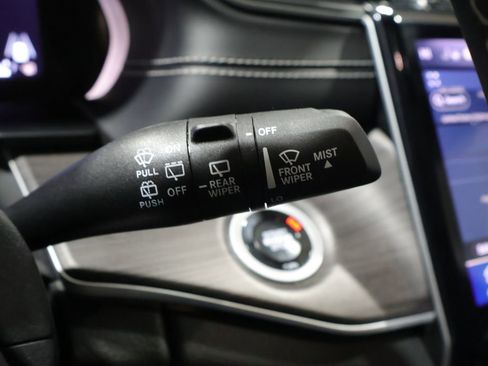 Certified 2024 Jeep Grand Cherokee L Limited w/ Luxury Tech Group II AWD/4WD image 37