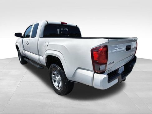 Used 2021 Toyota Tacoma SR w/ SR Convenience Package AWD/4WD image 6
