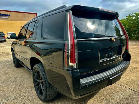 Used 2019 Cadillac Escalade Premium Luxury w/ Escalade Sport Edition AWD/4WD image 4