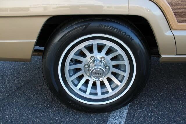 Used 1990 Jeep Grand Wagoneer AWD/4WD image 87