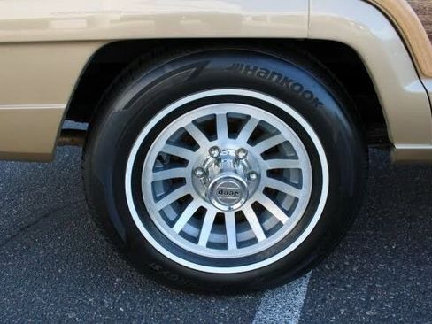 Used 1990 Jeep Grand Wagoneer image 87