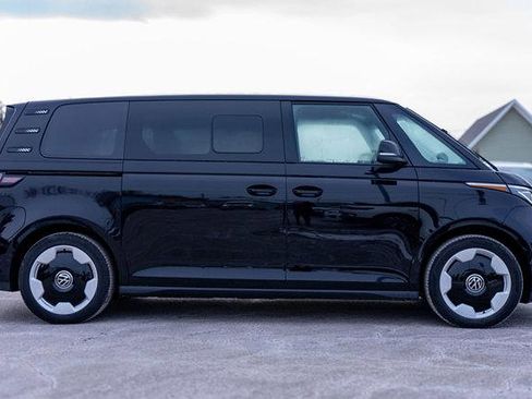 New 2025 Volkswagen ID. Buzz Pro S RWD image 7