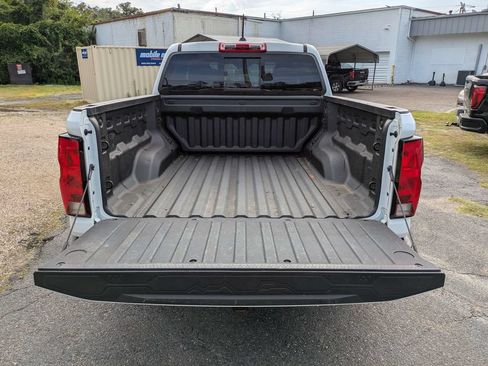 Used 2024 Chevrolet Colorado W/T RWD image 13