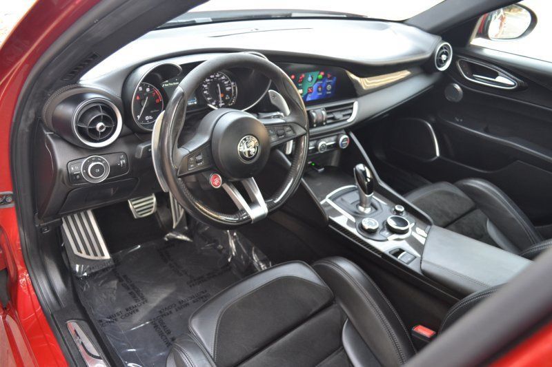 Used 2018 Alfa Romeo Giulia Quadrifoglio RWD image 18