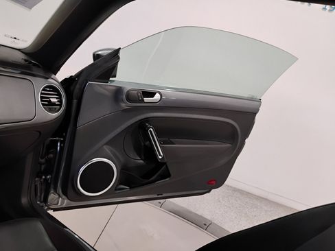Used 2013 Volkswagen Beetle 2.5 image 27