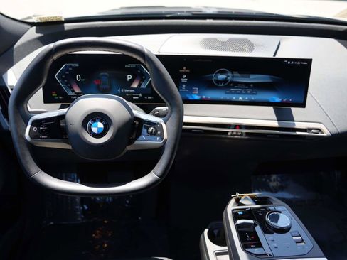 Used 2026 BMW iX xDrive45 AWD/4WD image 8